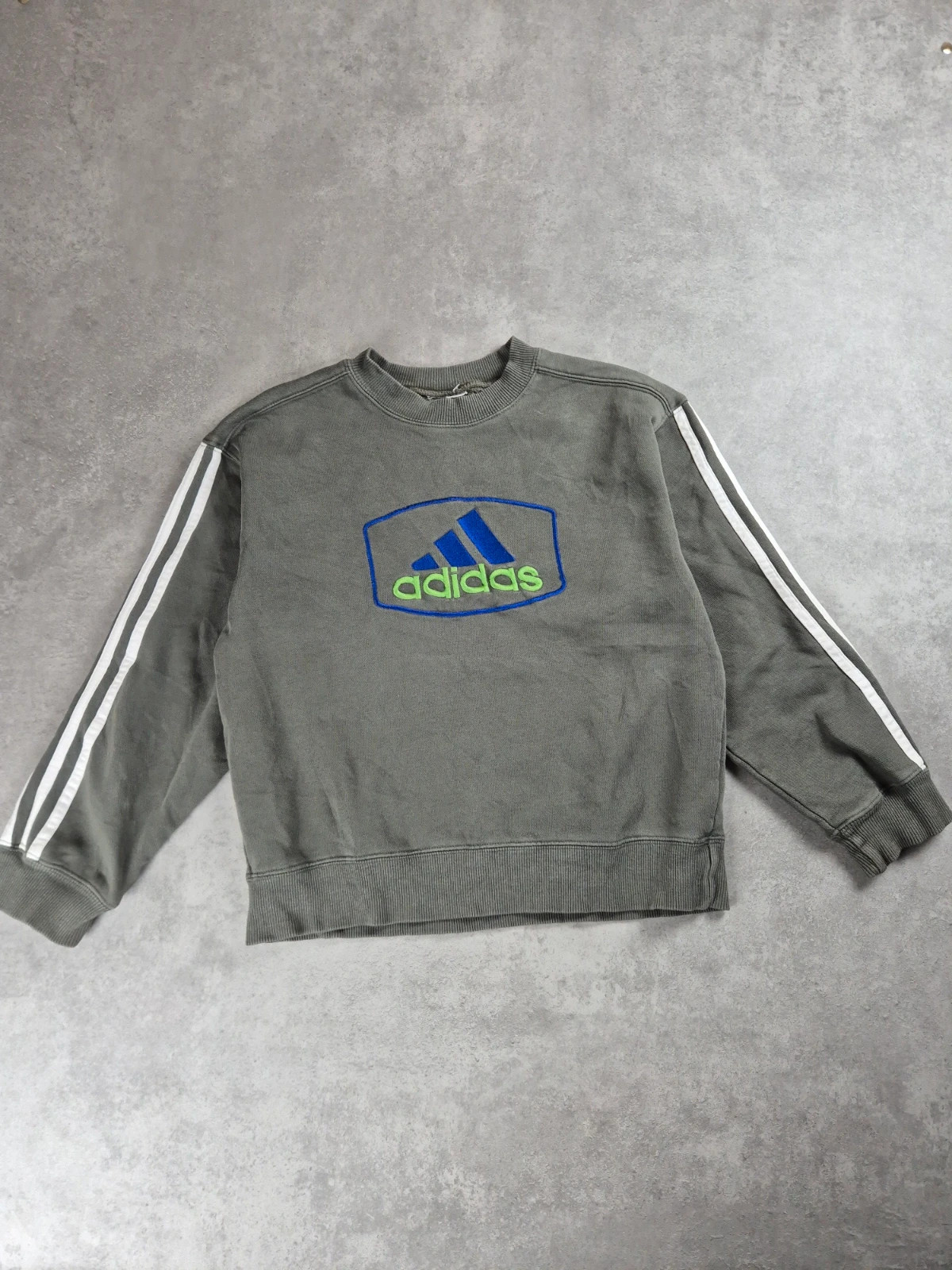 Pull Adidas Kaki taille 10 ANS