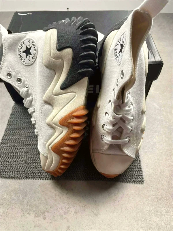 Baskets Converse run star motion hi Blanc taille 38 Neuf