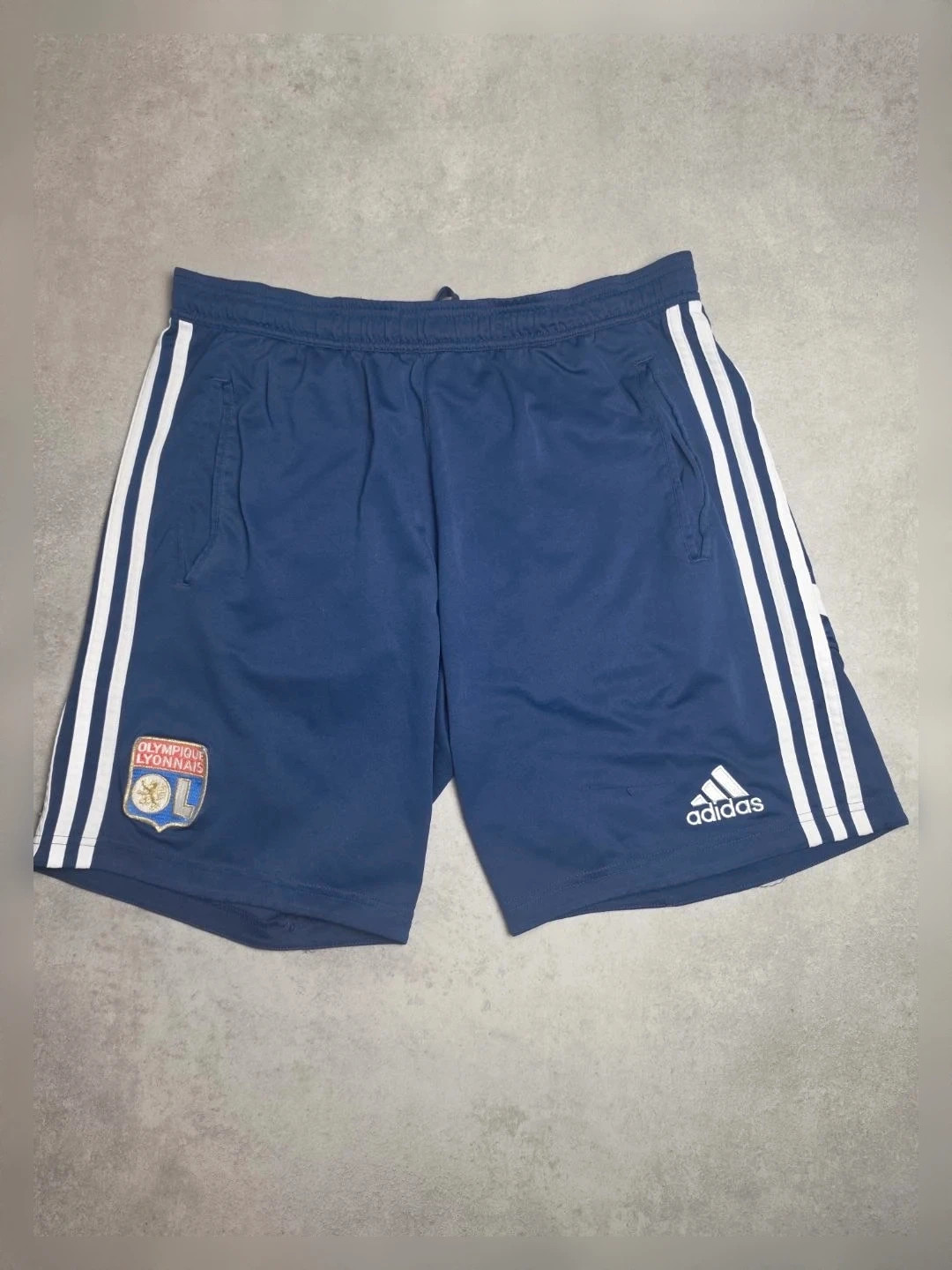 Adidas Olympique Lyonnais short training bleu marine OL taille M