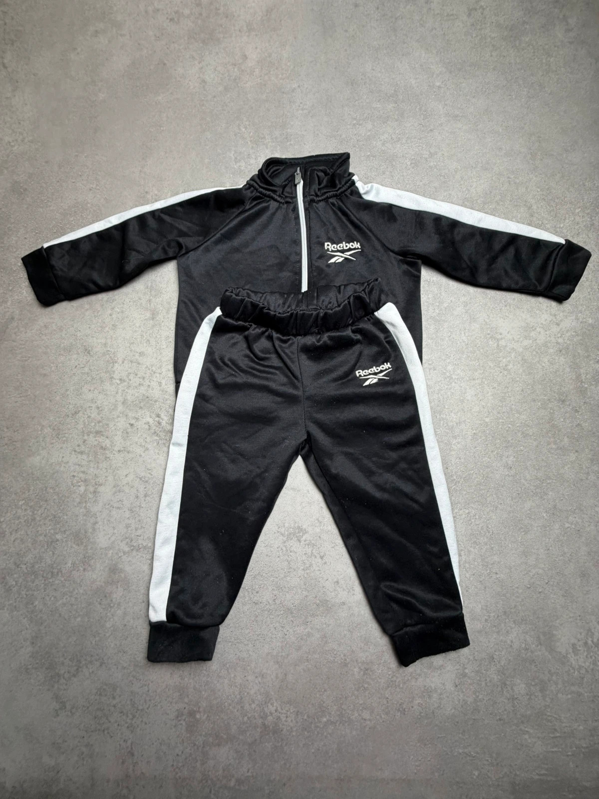 Ensemble reebok enfant 18/24 mois