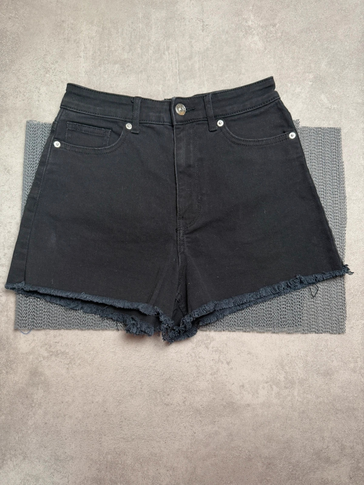 Short Divided Noir taille 34 DIV090
