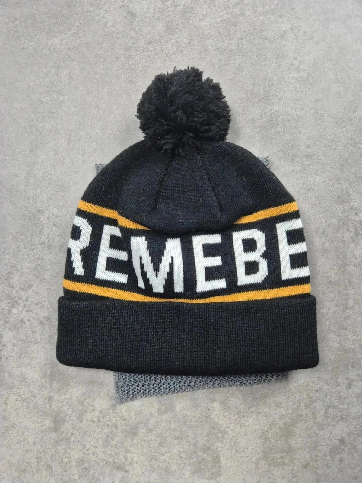 Bonnet Supremebeing Noir Taille TU