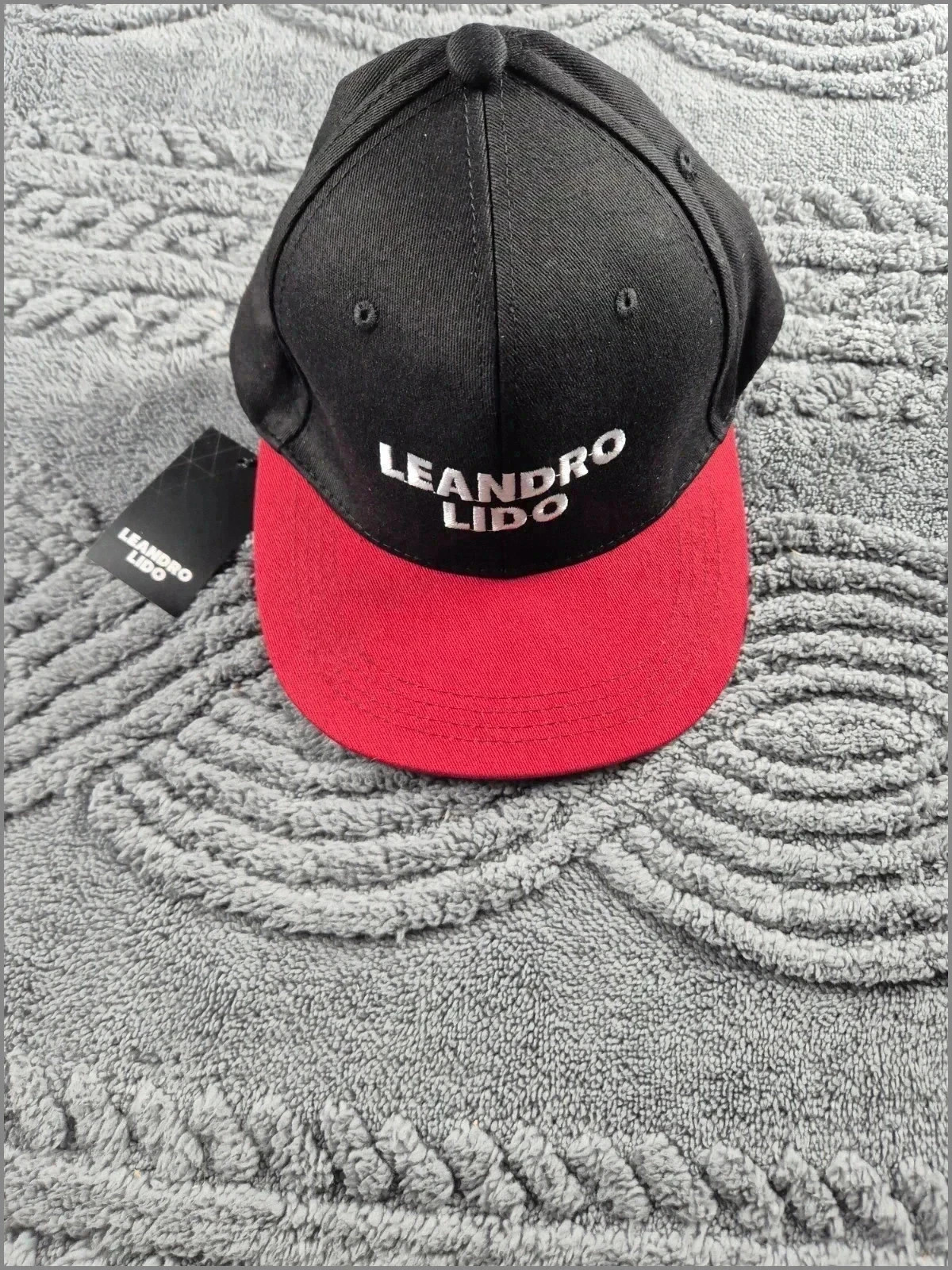 Casquette Neuve Leandro Lido - Noir & Rouge