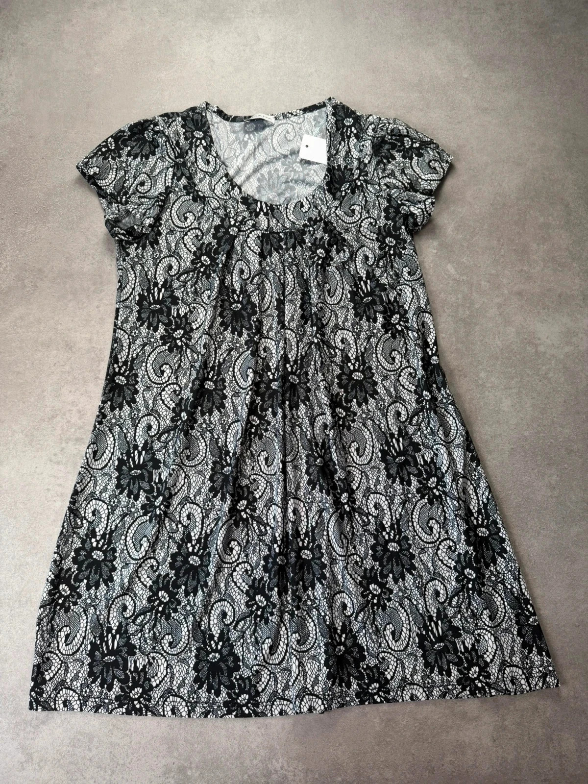 Robe Shana imprimé dentelle noir blanc T40 SHA1111