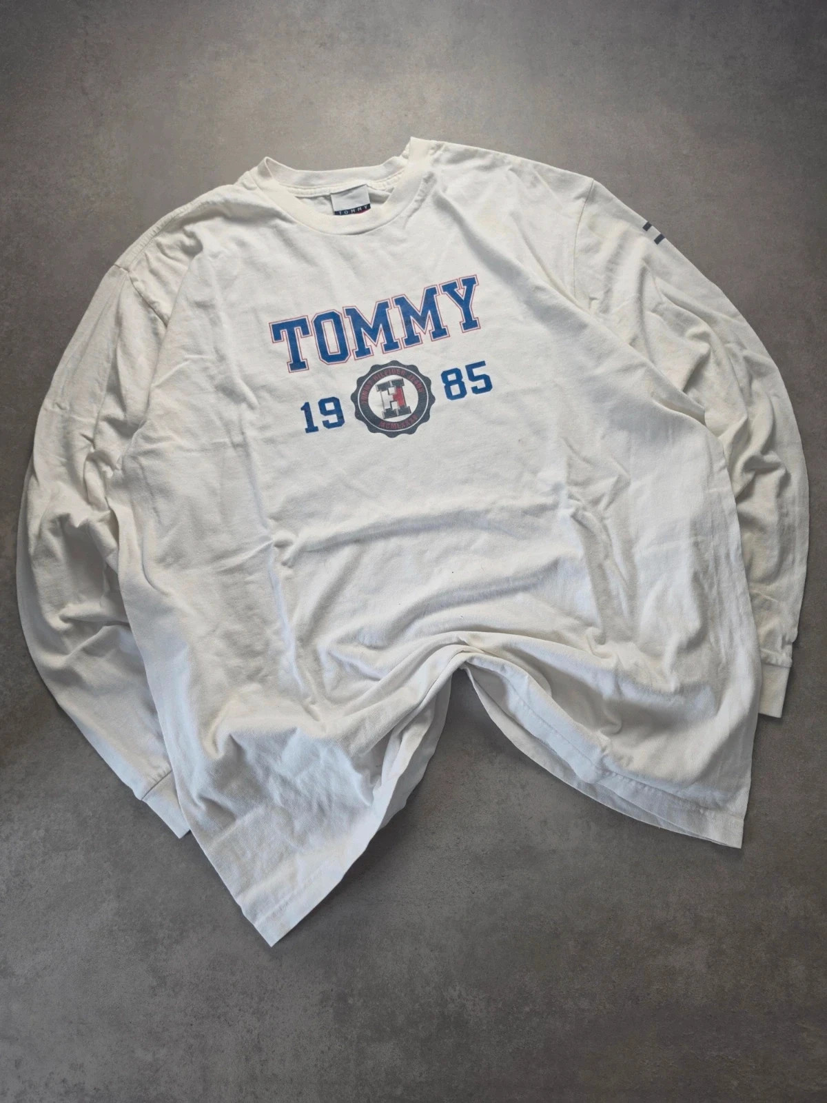 T-shirt Tommy Jeans ML vintage 1985 blanc L TOM136