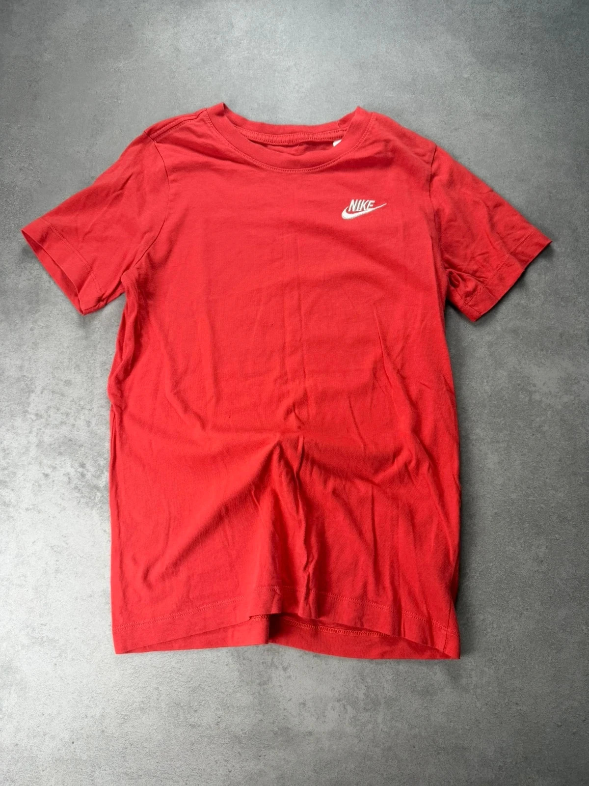 T-shirt Nike enfant logo brodé rouge M MIK0636